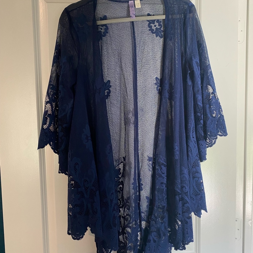 ⭐️3 for $30⭐️ Navy lace detail cardigan